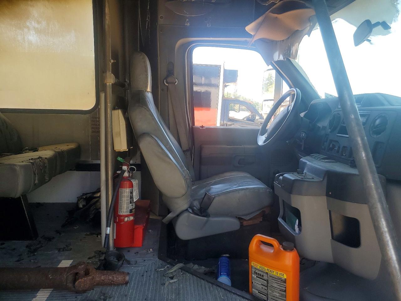 Ford Econoline E350 Super Duty Cutaway Van