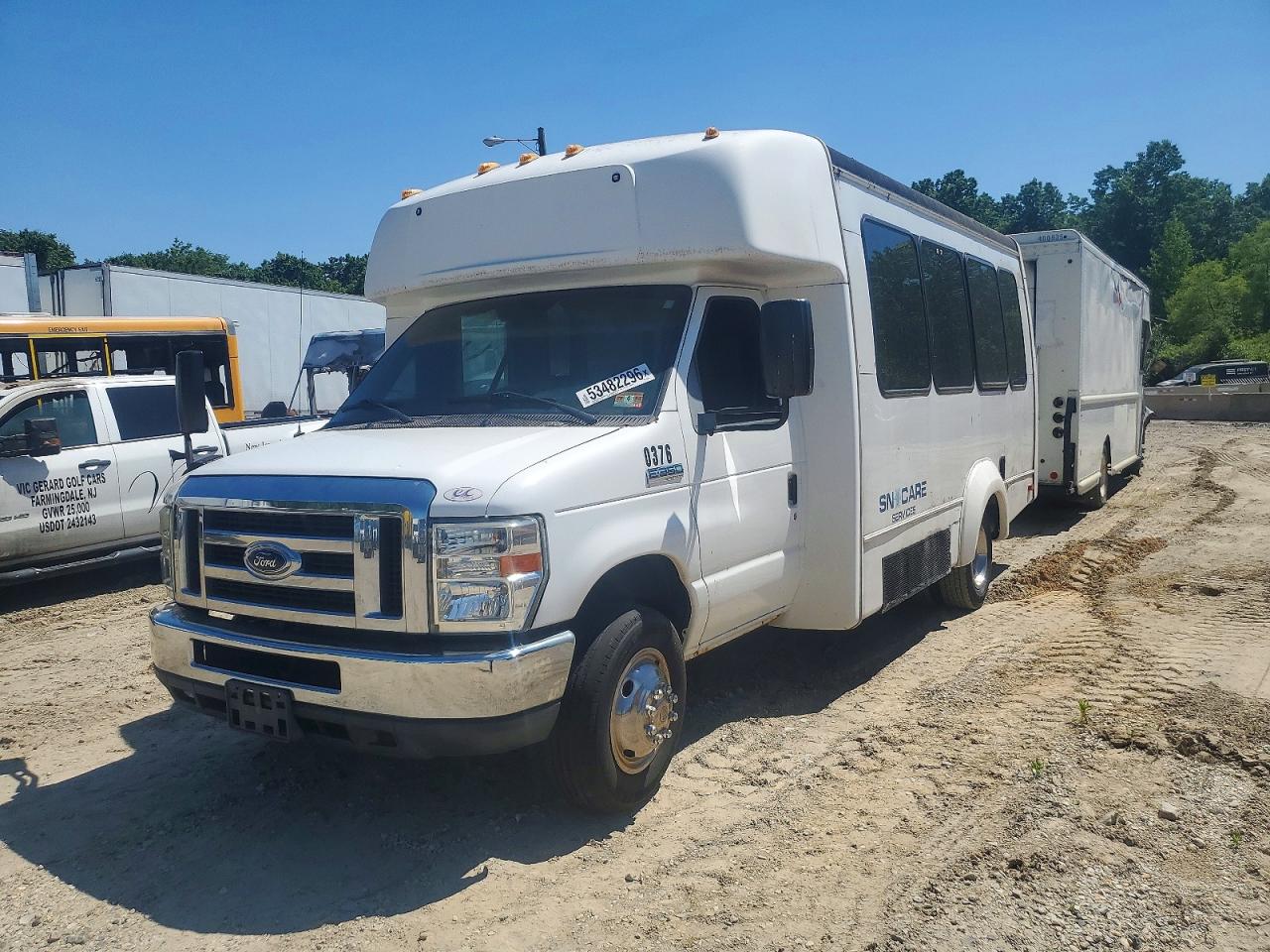 Ford Econoline E350 Super Duty Cutaway Van