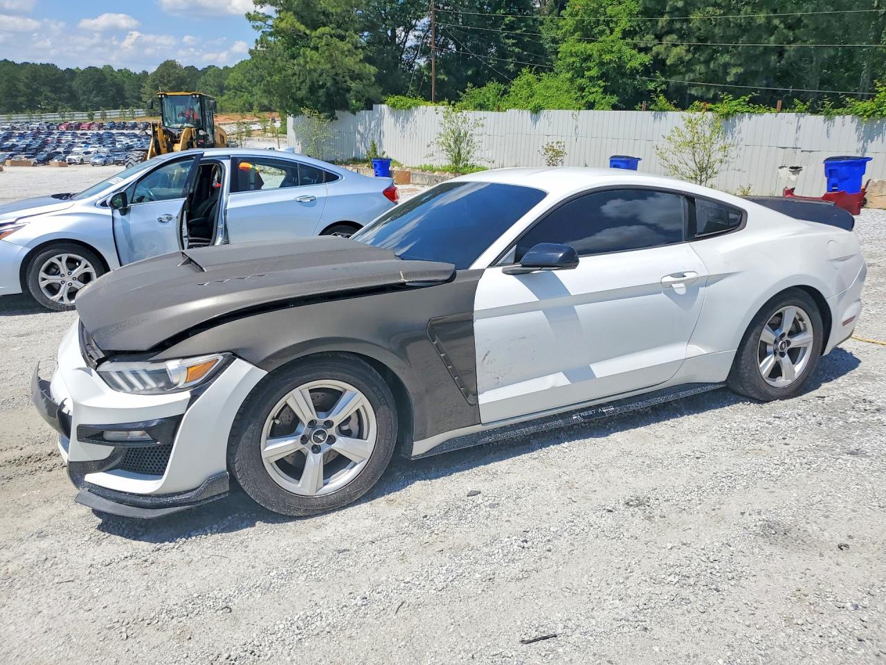 Salvage Ford Mustang Image