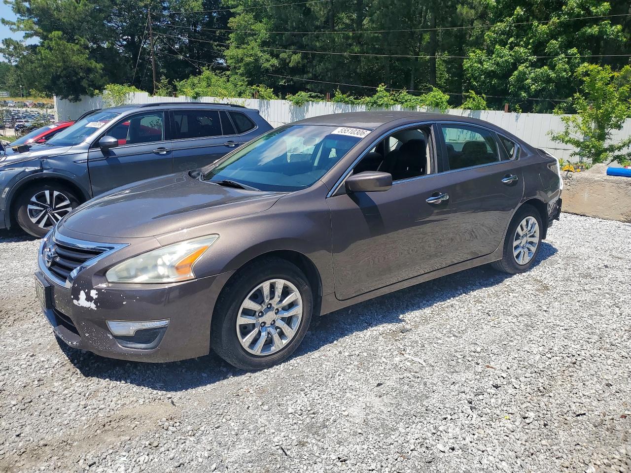 Salvage Nissan Altima Image
