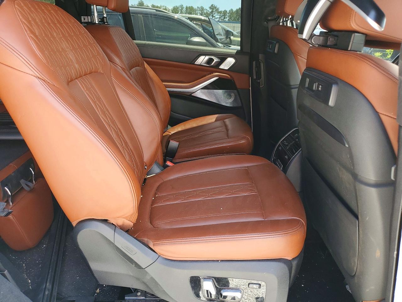 BMW X Series M50i
