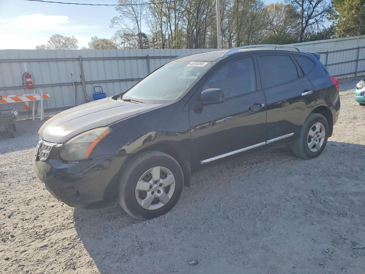 Salvage Nissan Rogue Image