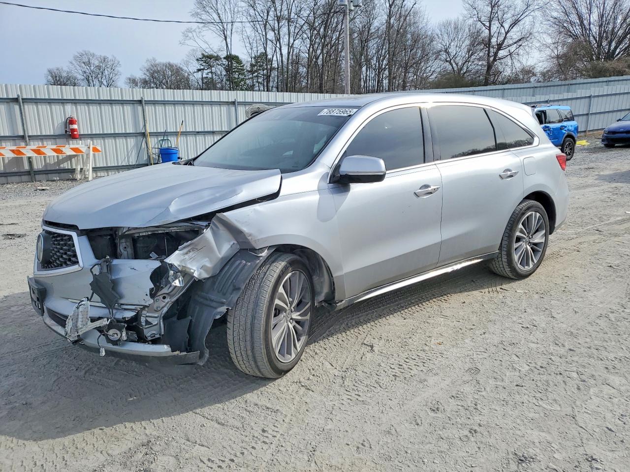 Salvage Acura MDX Image