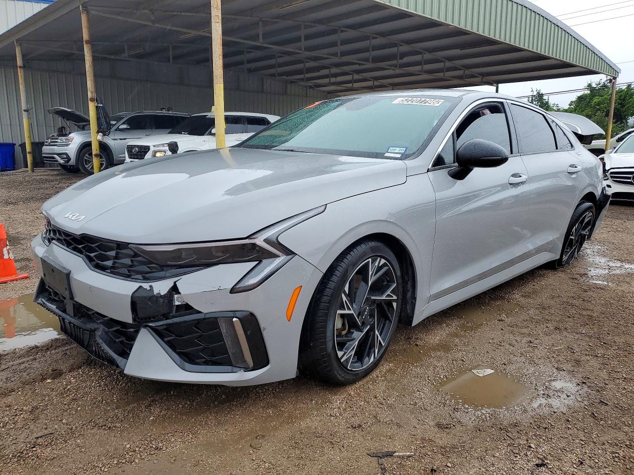 Salvage Kia K5 Image