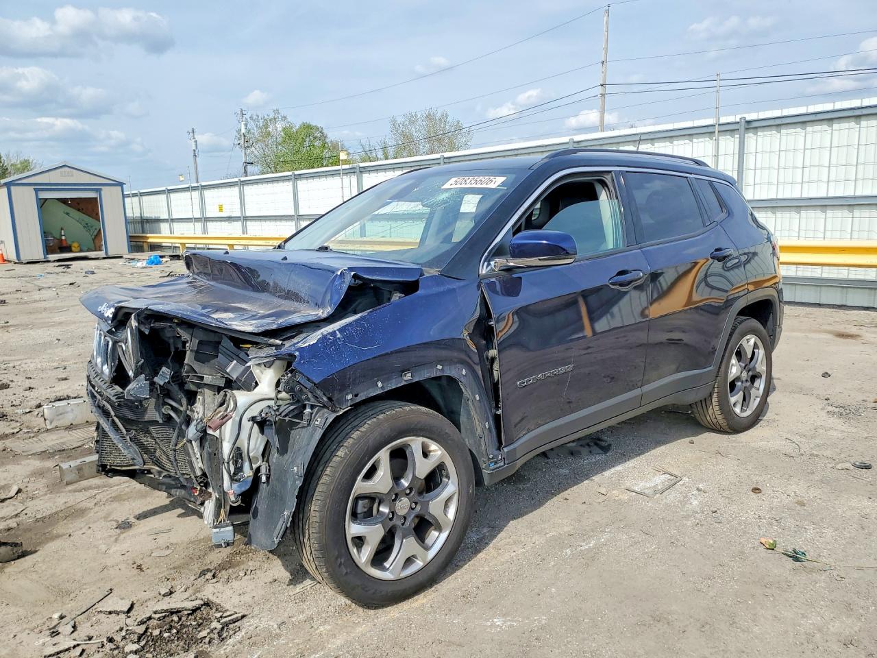 Salvage Jeep Compass Image