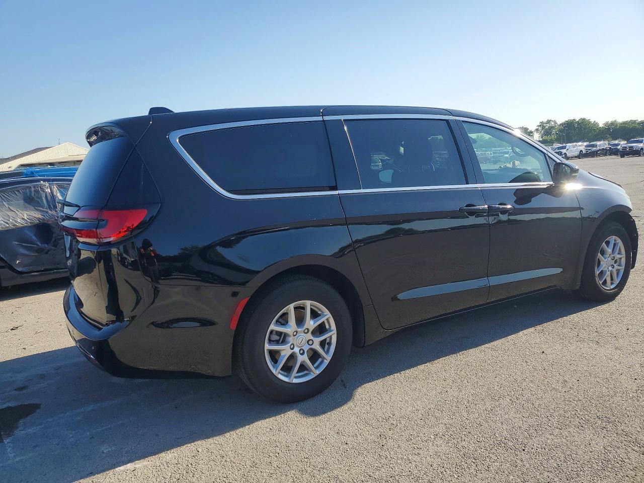 Chrysler Pacifica Select