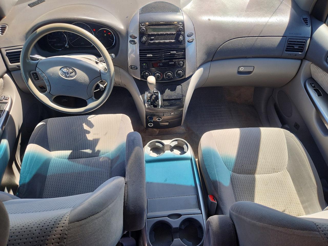Toyota Sienna Le