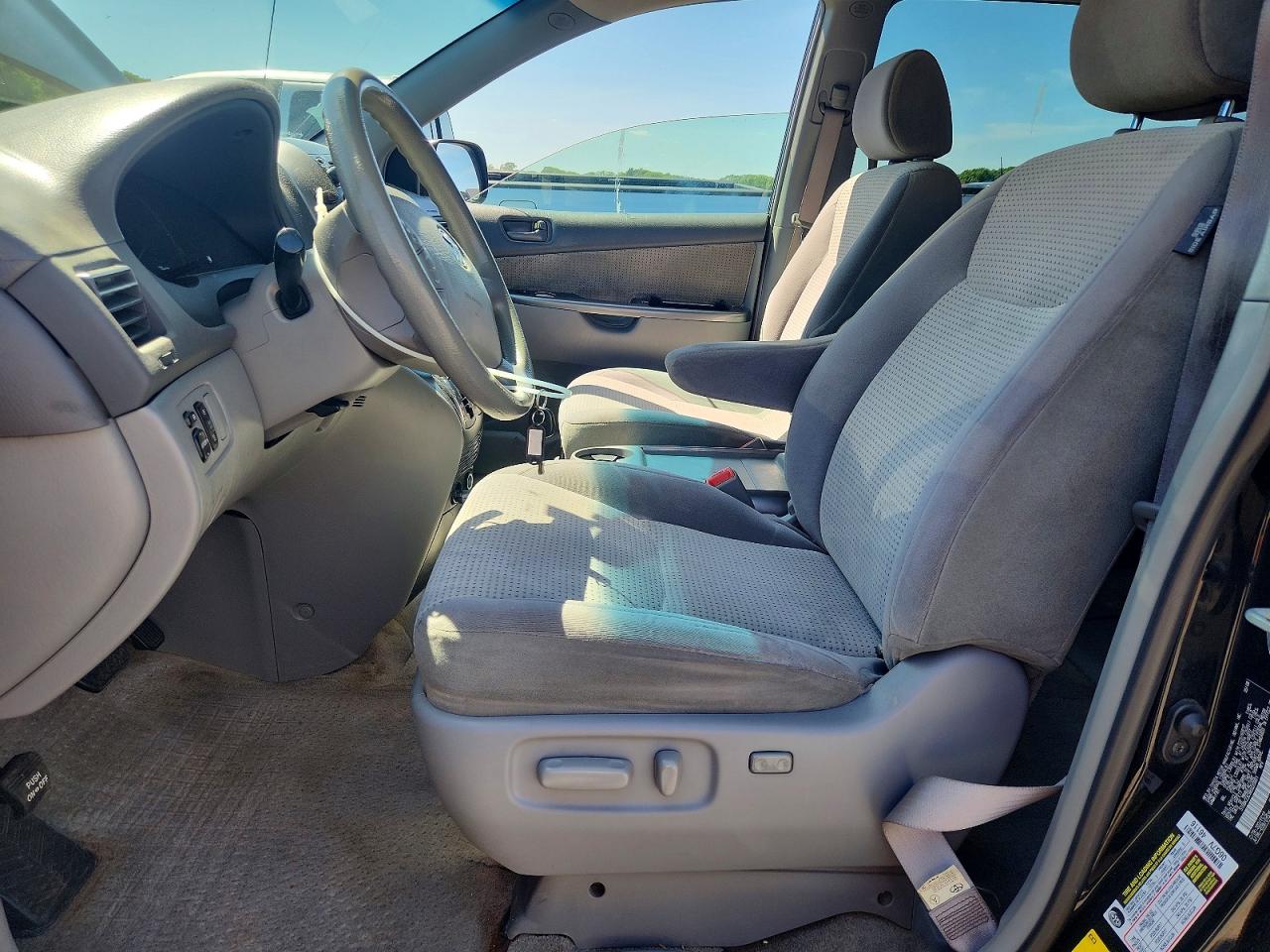 Toyota Sienna Le