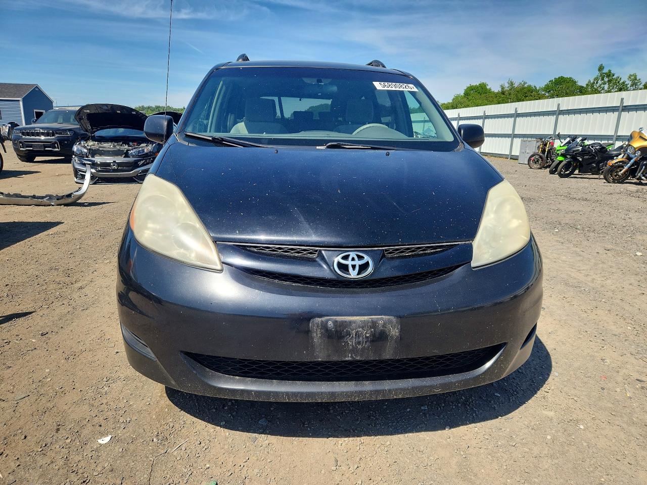 Toyota Sienna Le