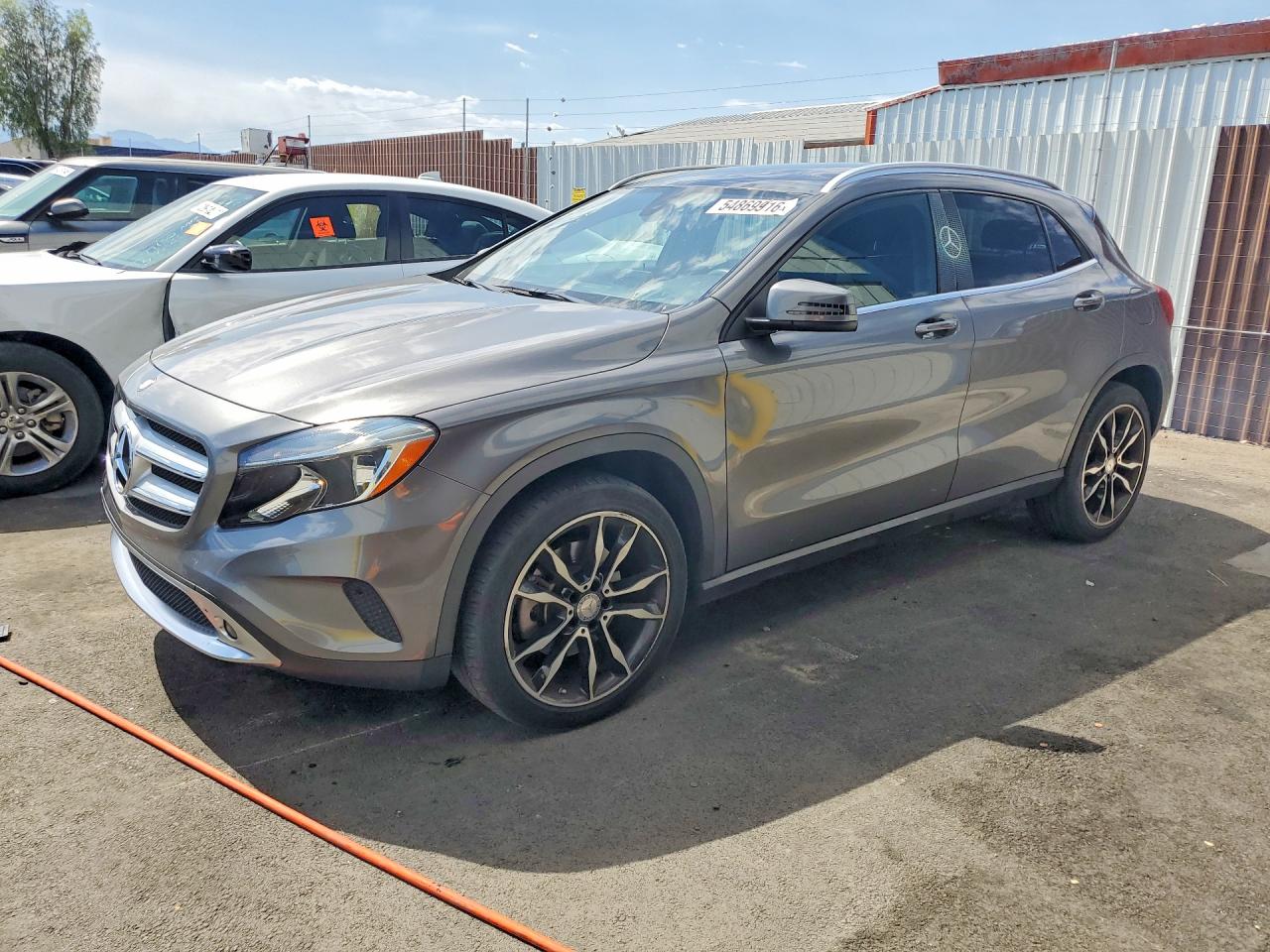 Salvage Mercedes-Benz GLA Image