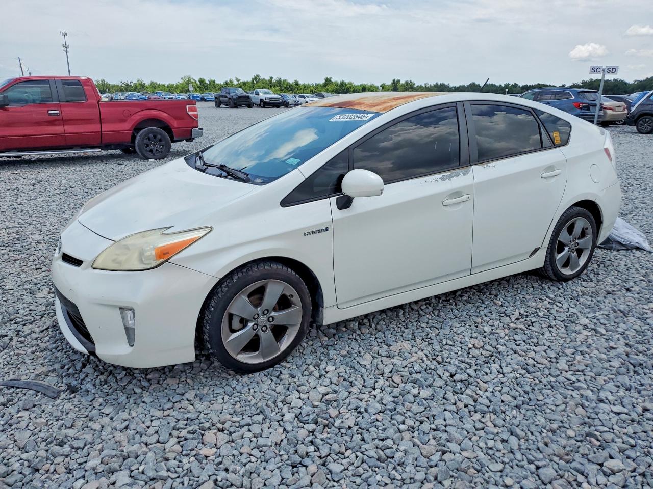 Salvage Toyota Prius Image