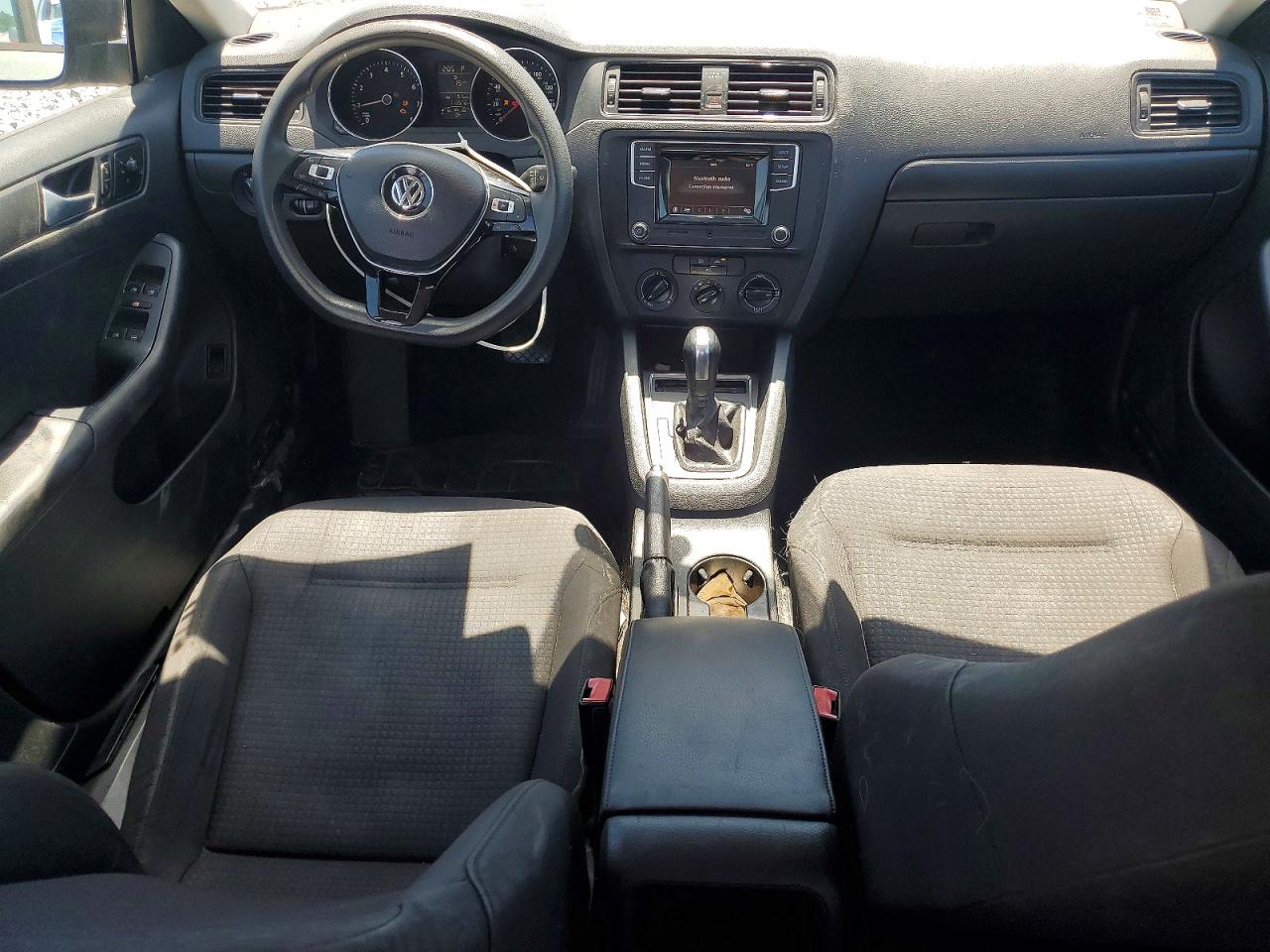 Volkswagen Jetta S