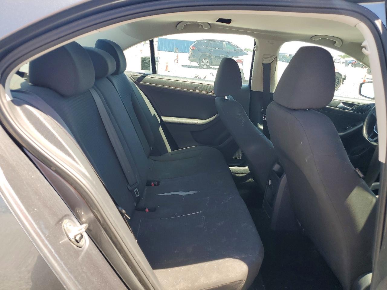 Volkswagen Jetta S