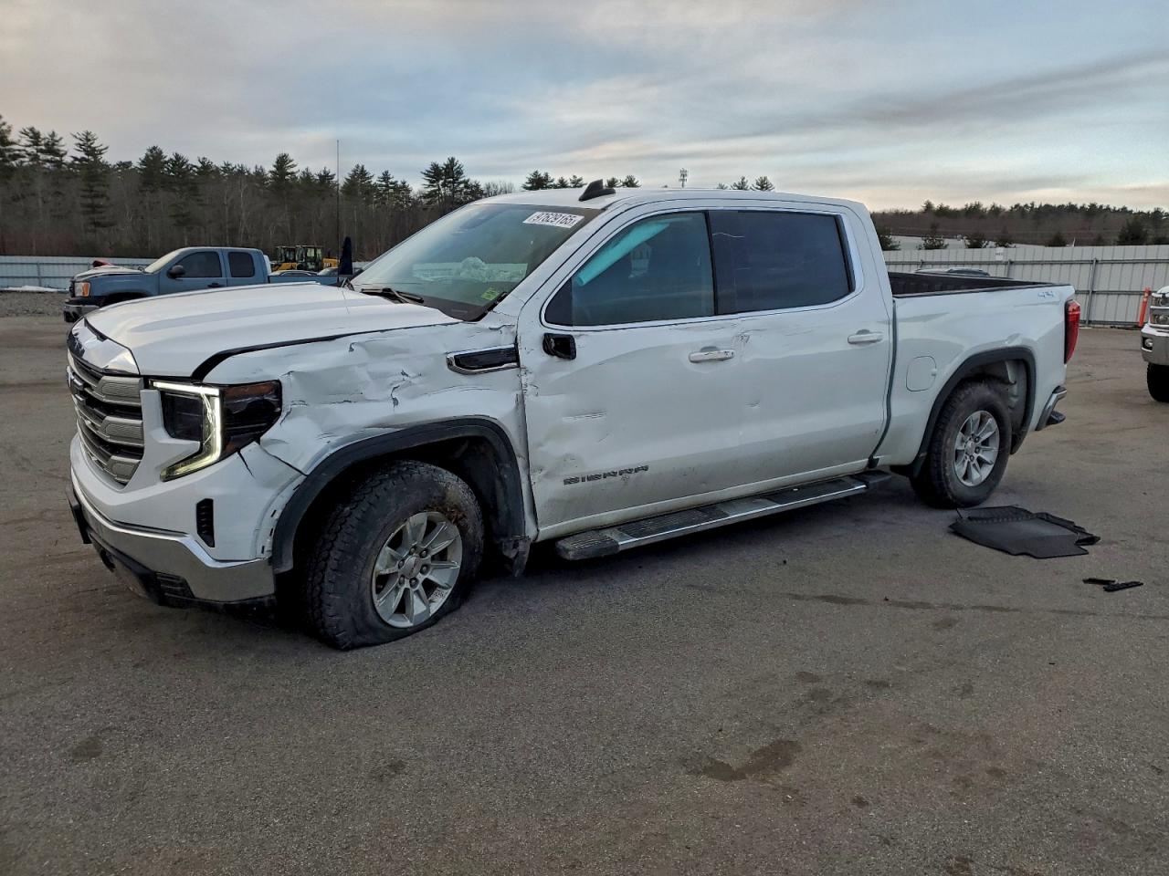 Salvage GMC Sierra Image