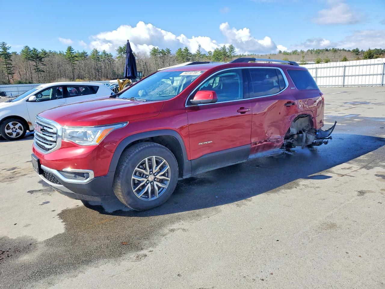 Salvage GMC Acadia Image