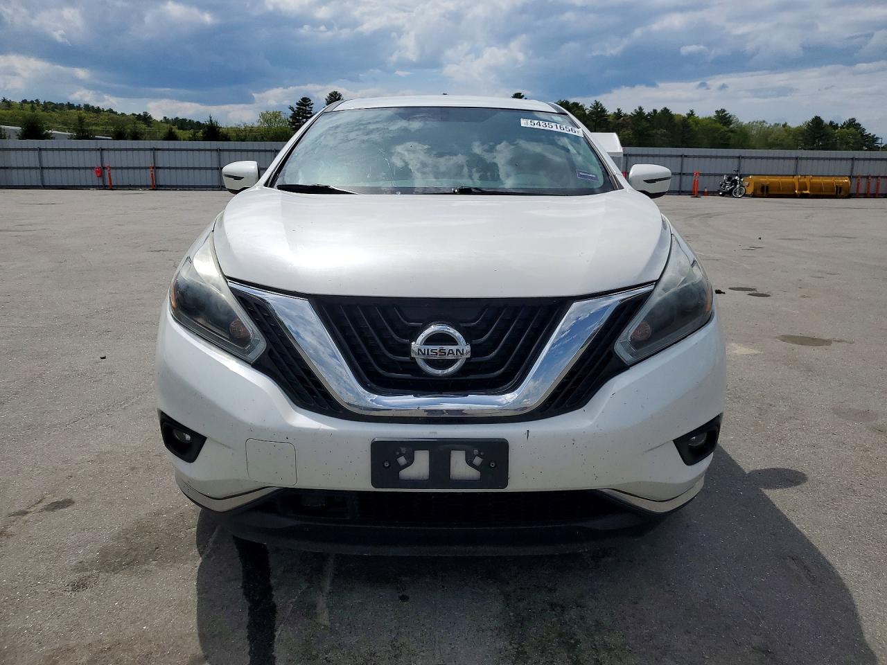 Nissan Murano S