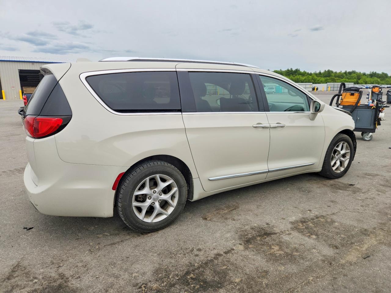 Chrysler Pacifica Touring L Plus