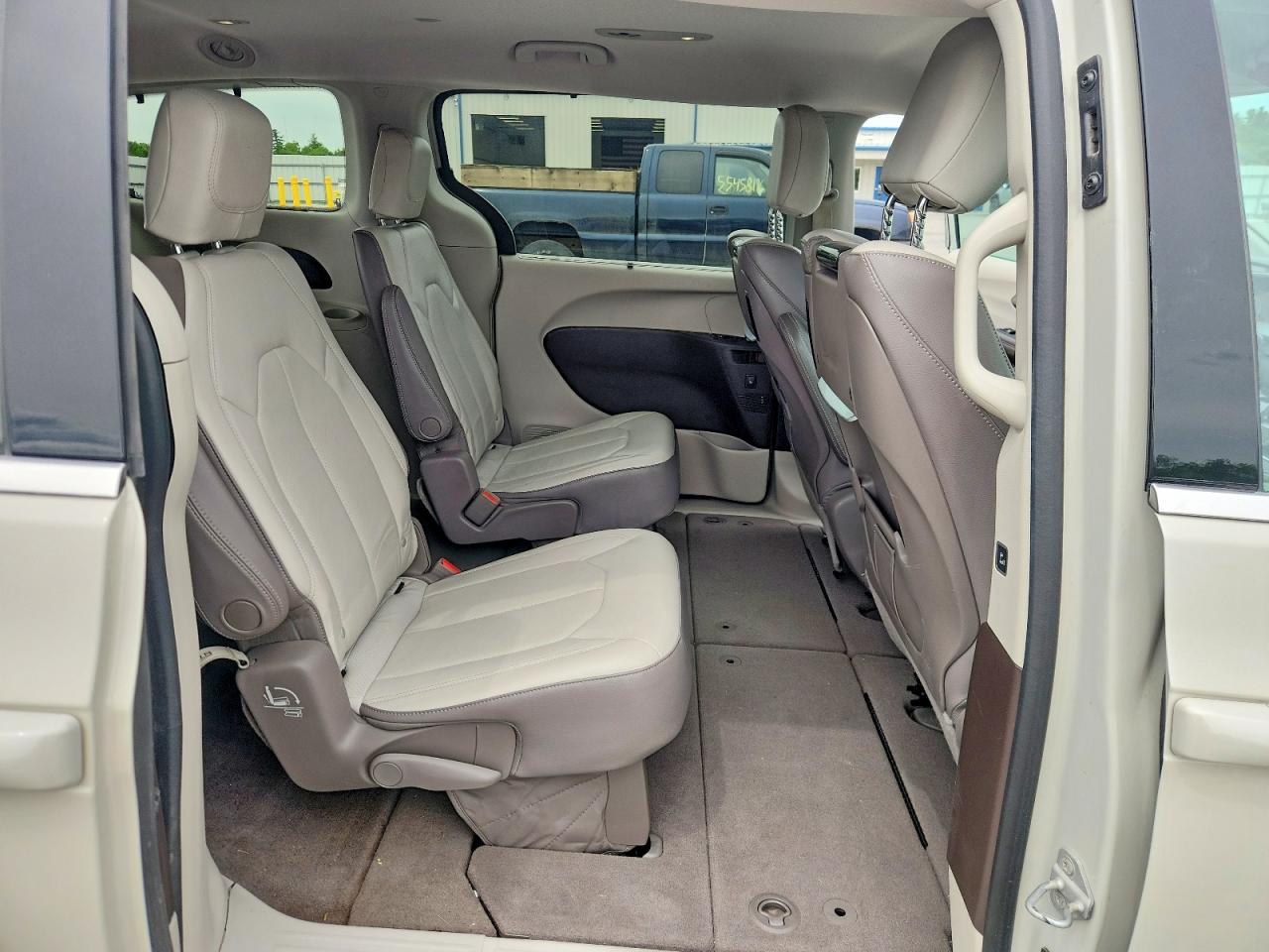 Chrysler Pacifica Touring L Plus