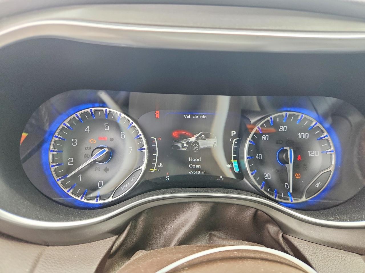 Chrysler Pacifica Touring L Plus
