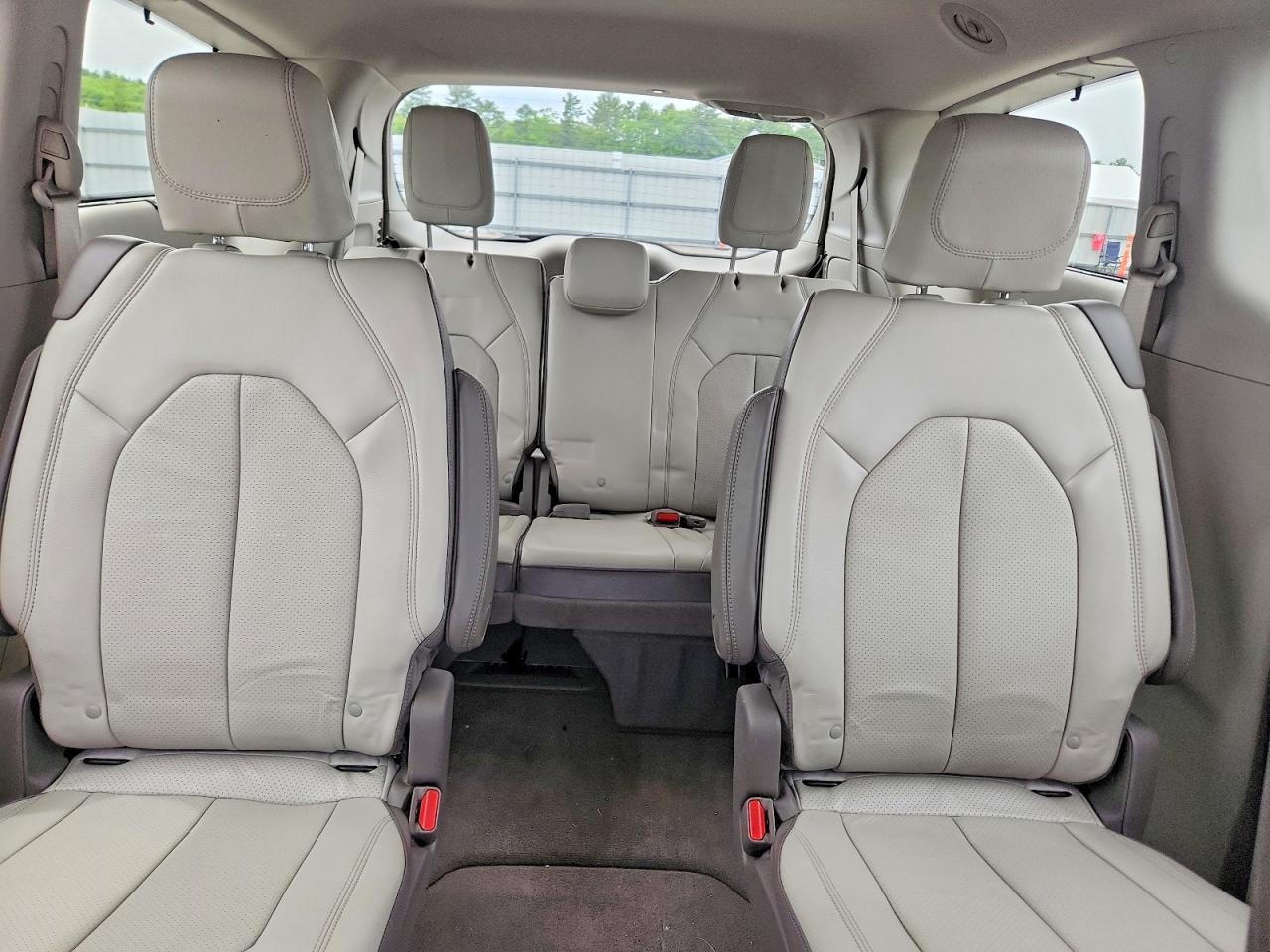 Chrysler Pacifica Touring L Plus