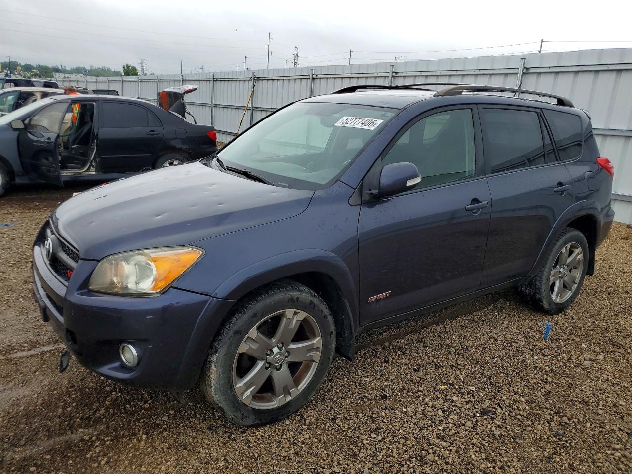 Salvage Toyota RAV4 Image