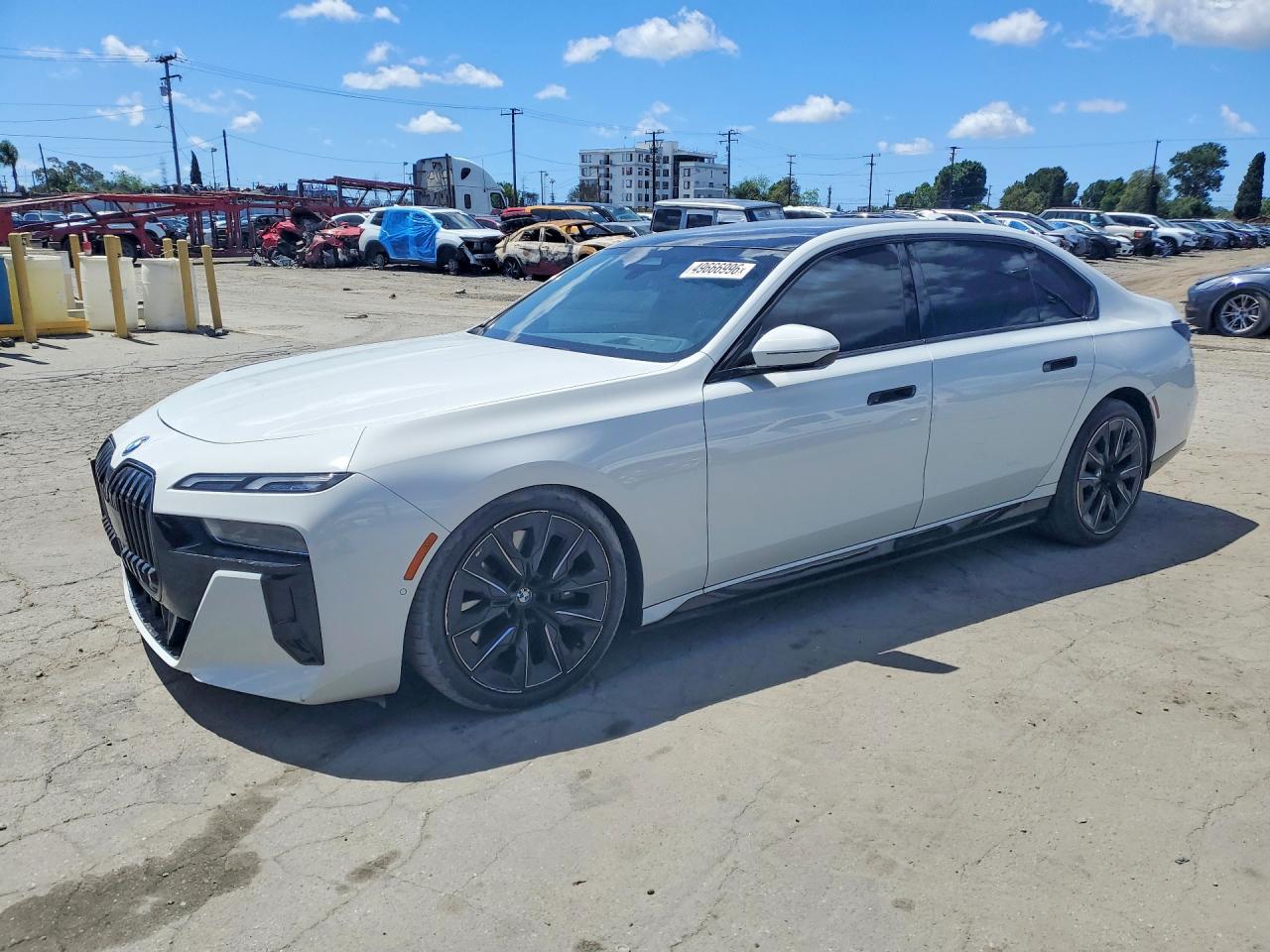 Salvage BMW i7 Image