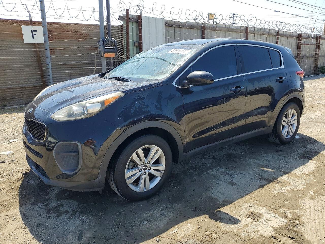 Salvage Kia Sportage Image