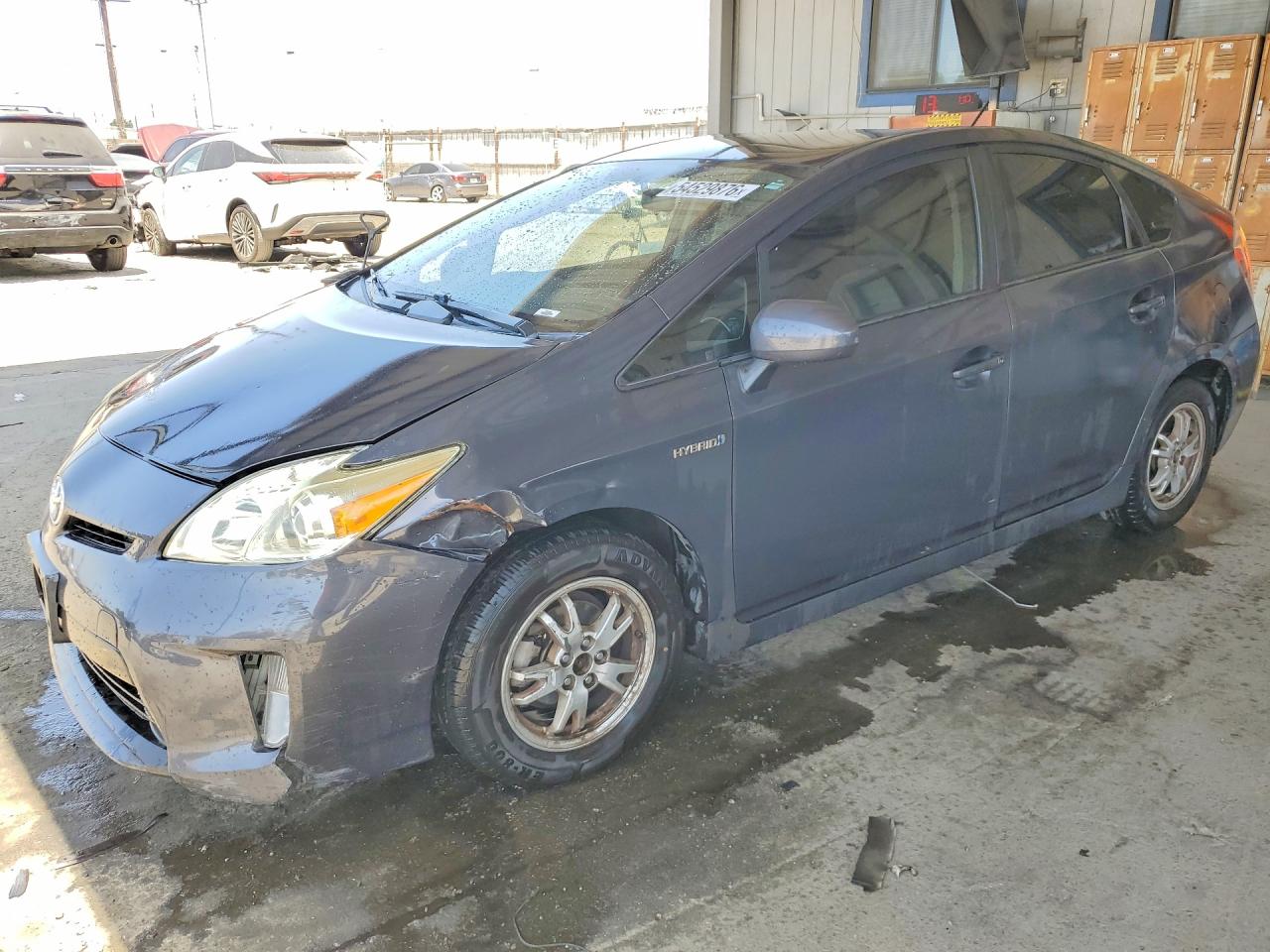 Salvage Toyota Prius Image