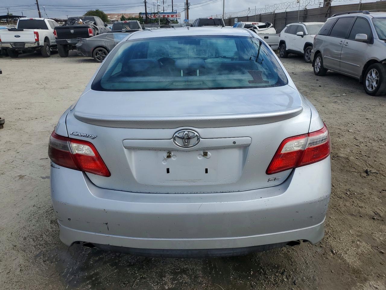 Toyota Camry Se V6