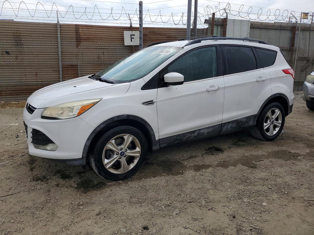 Salvage Ford Escape Image