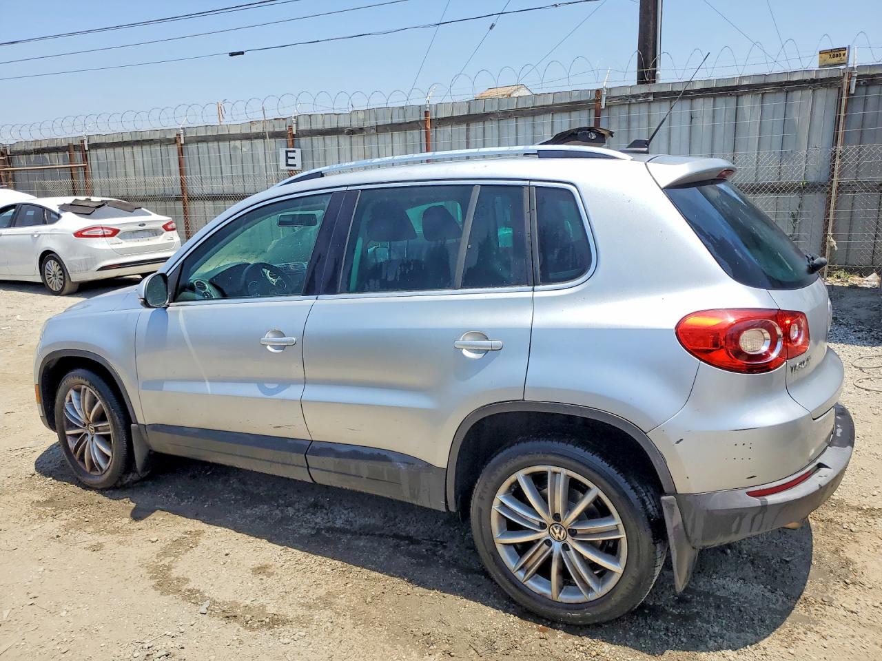 Volkswagen Tiguan S