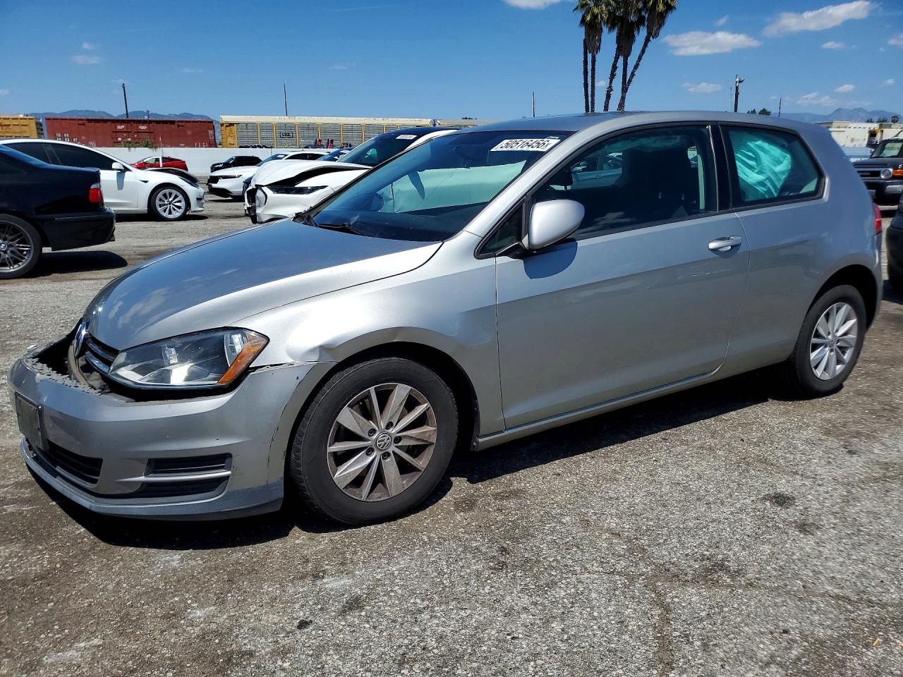Salvage Volkswagen Golf Image