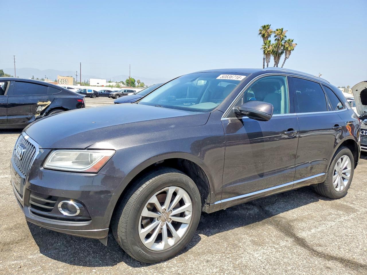 Salvage Audi Q5 Image