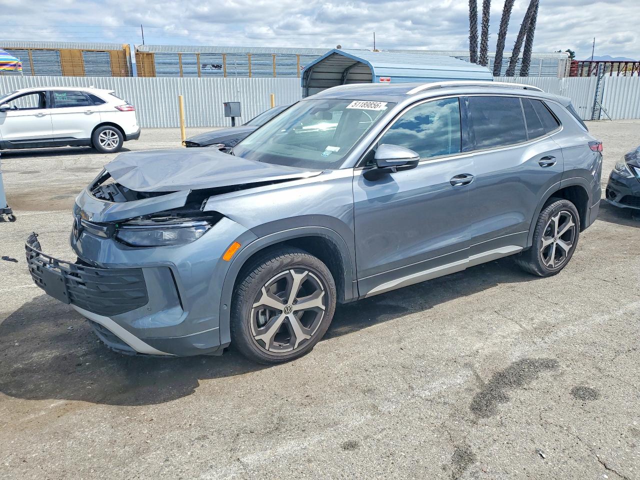 Salvage Volkswagen Tiguan Image
