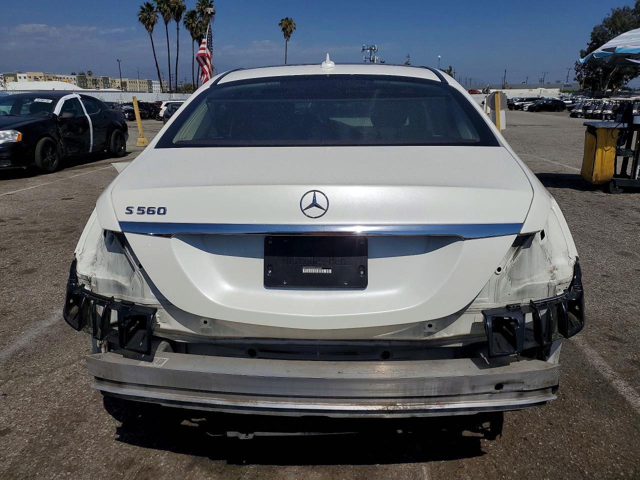 Mercedes-Benz S-Class 560