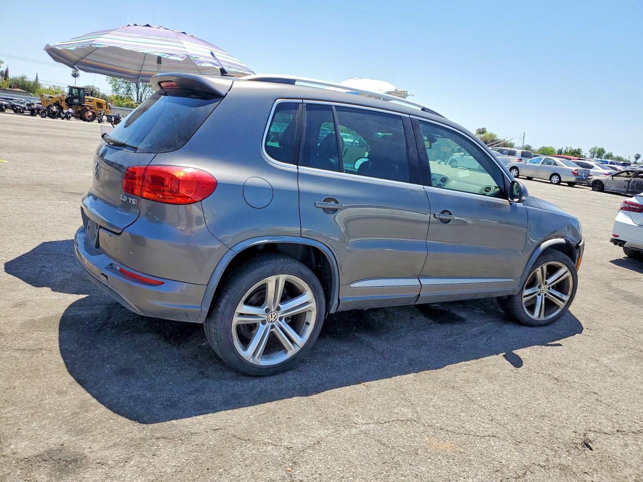 Volkswagen Tiguan S