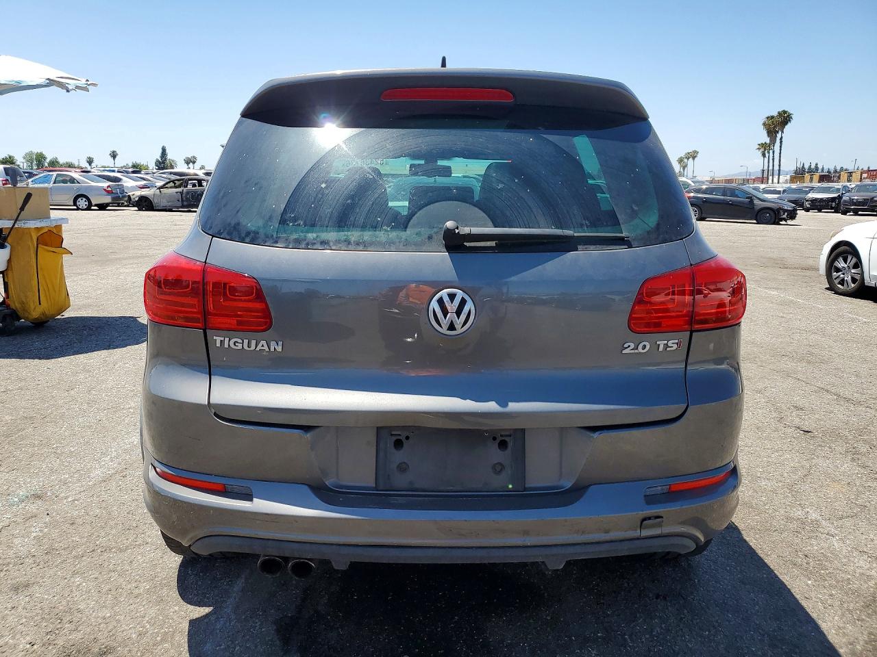 Volkswagen Tiguan S