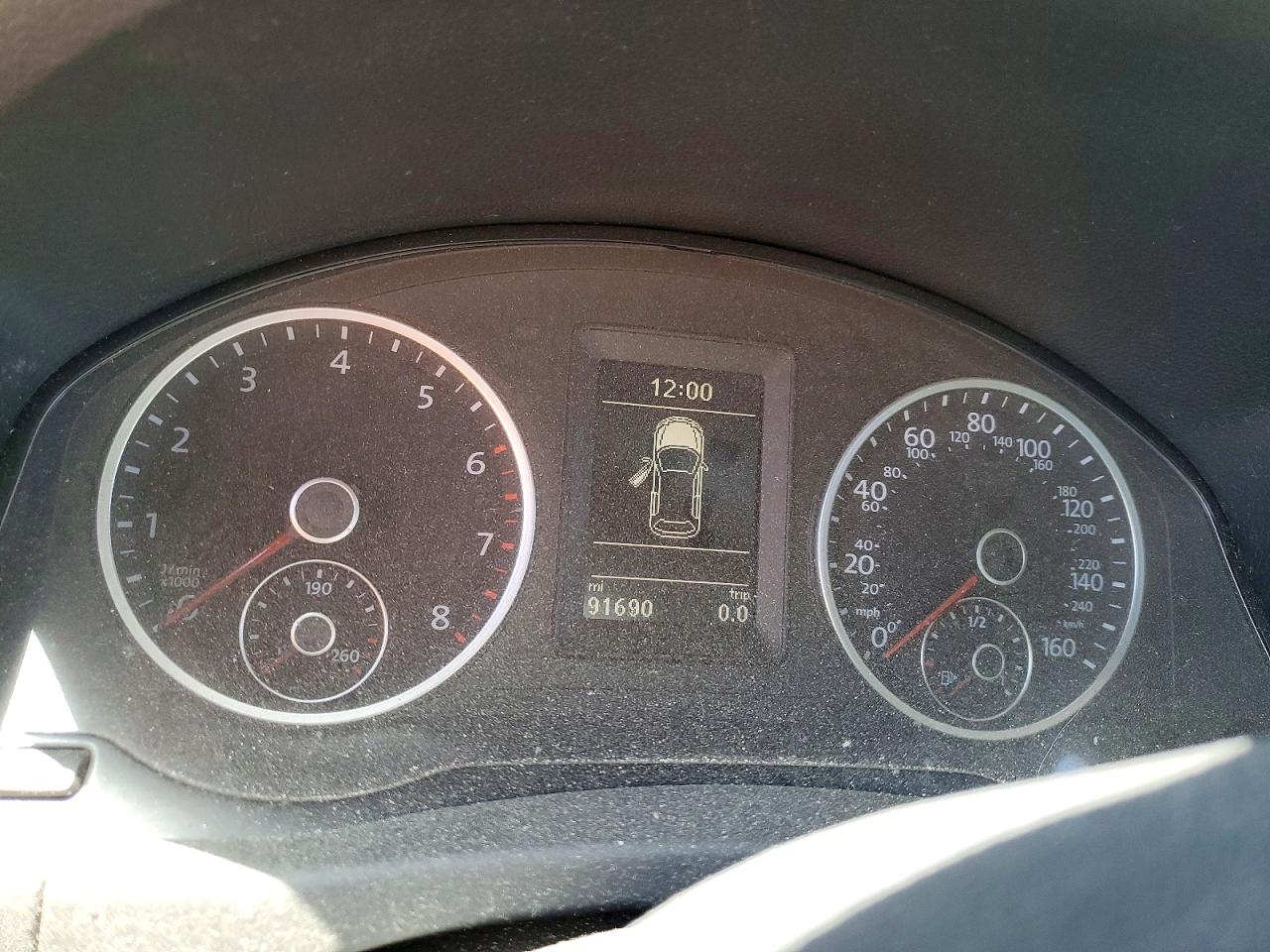 Volkswagen Tiguan S