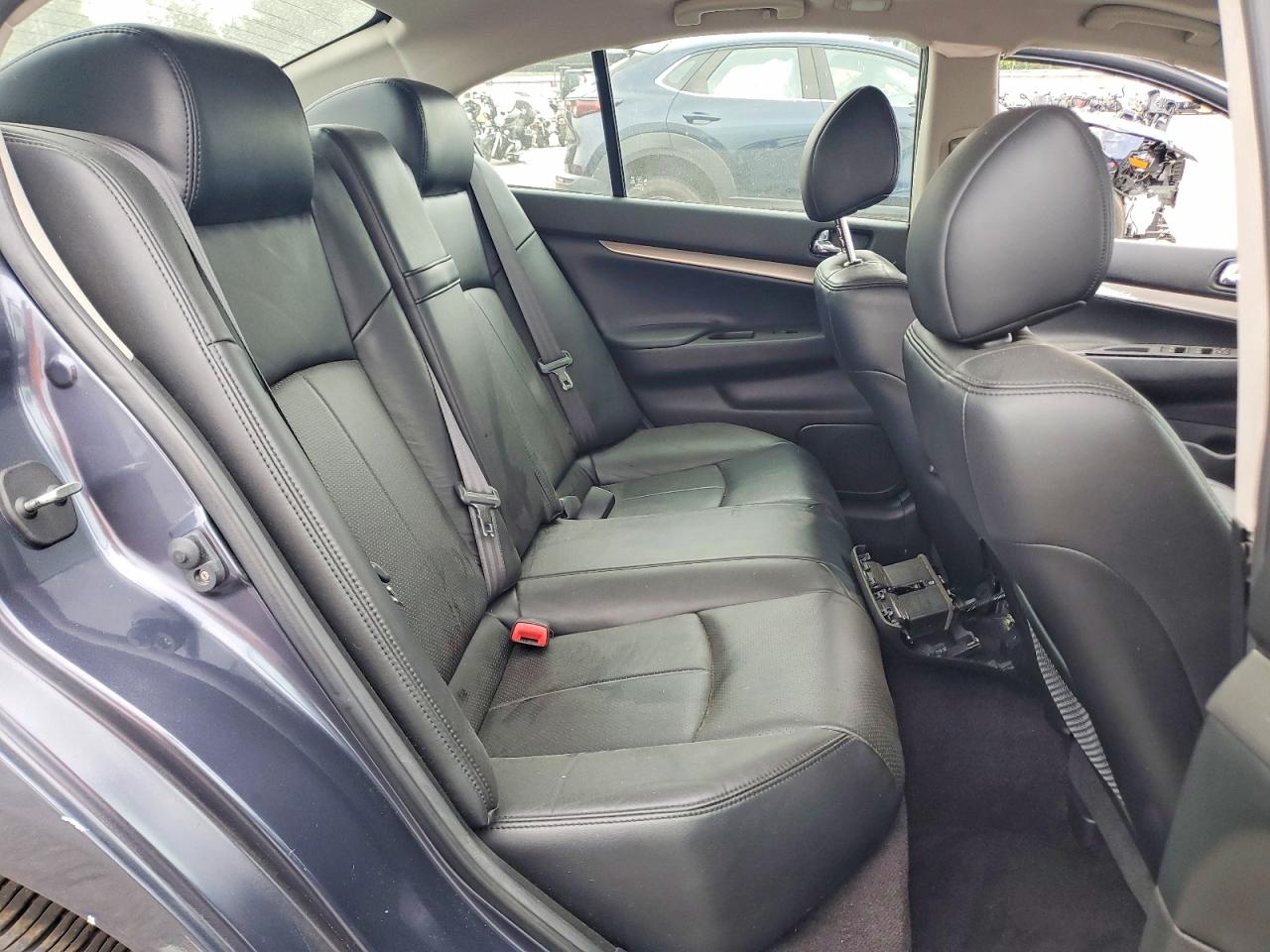 INFINITI G37 Journey