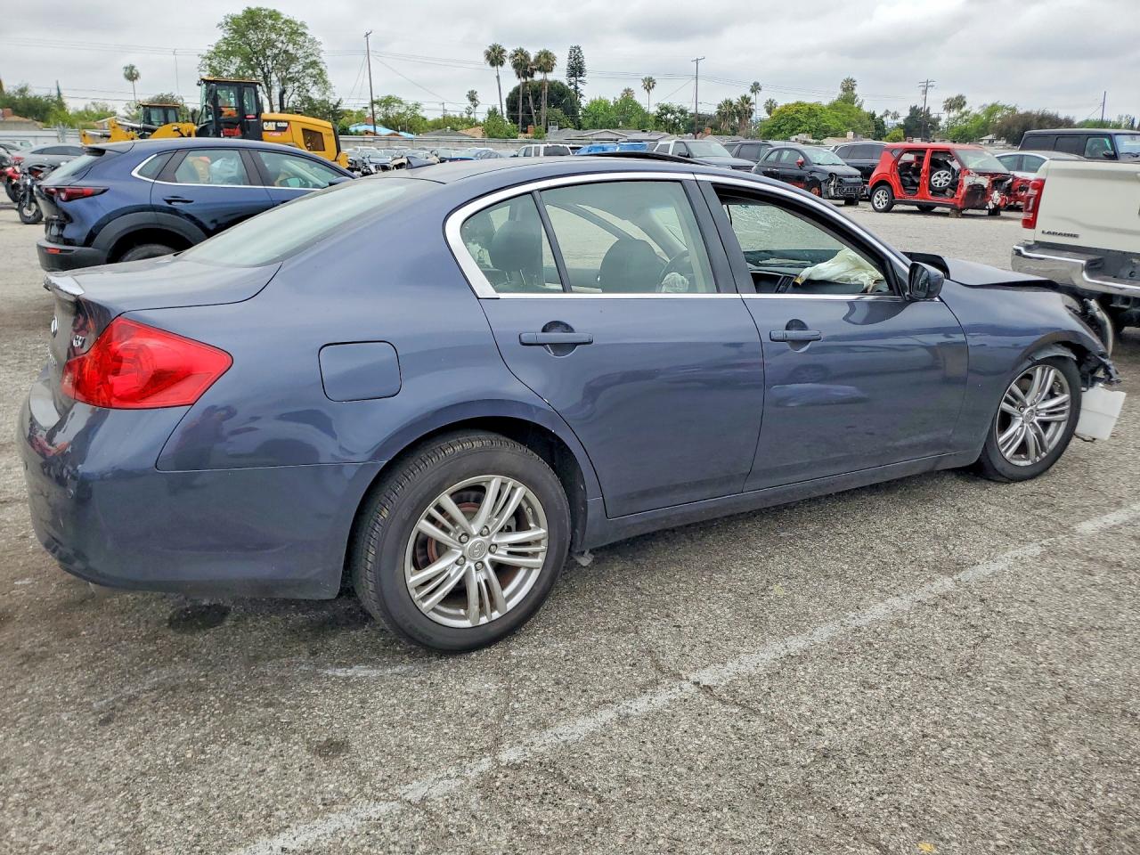 INFINITI G37 Journey