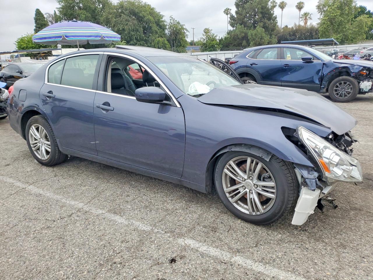 INFINITI G37 Journey