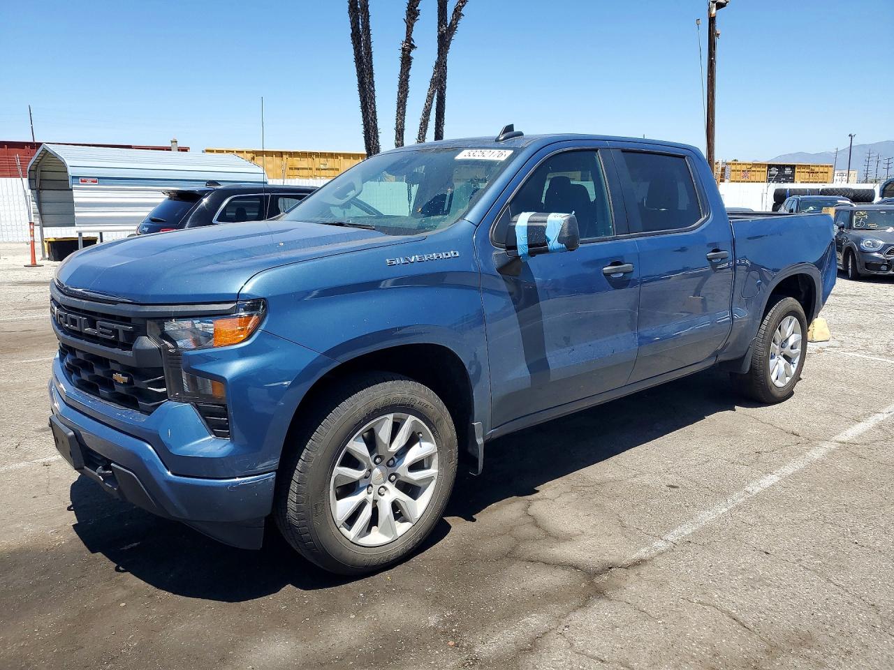Salvage Chevrolet Silverado Image