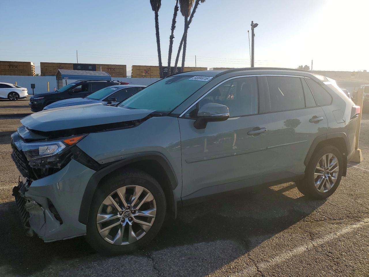 Salvage Toyota RAV4 Image