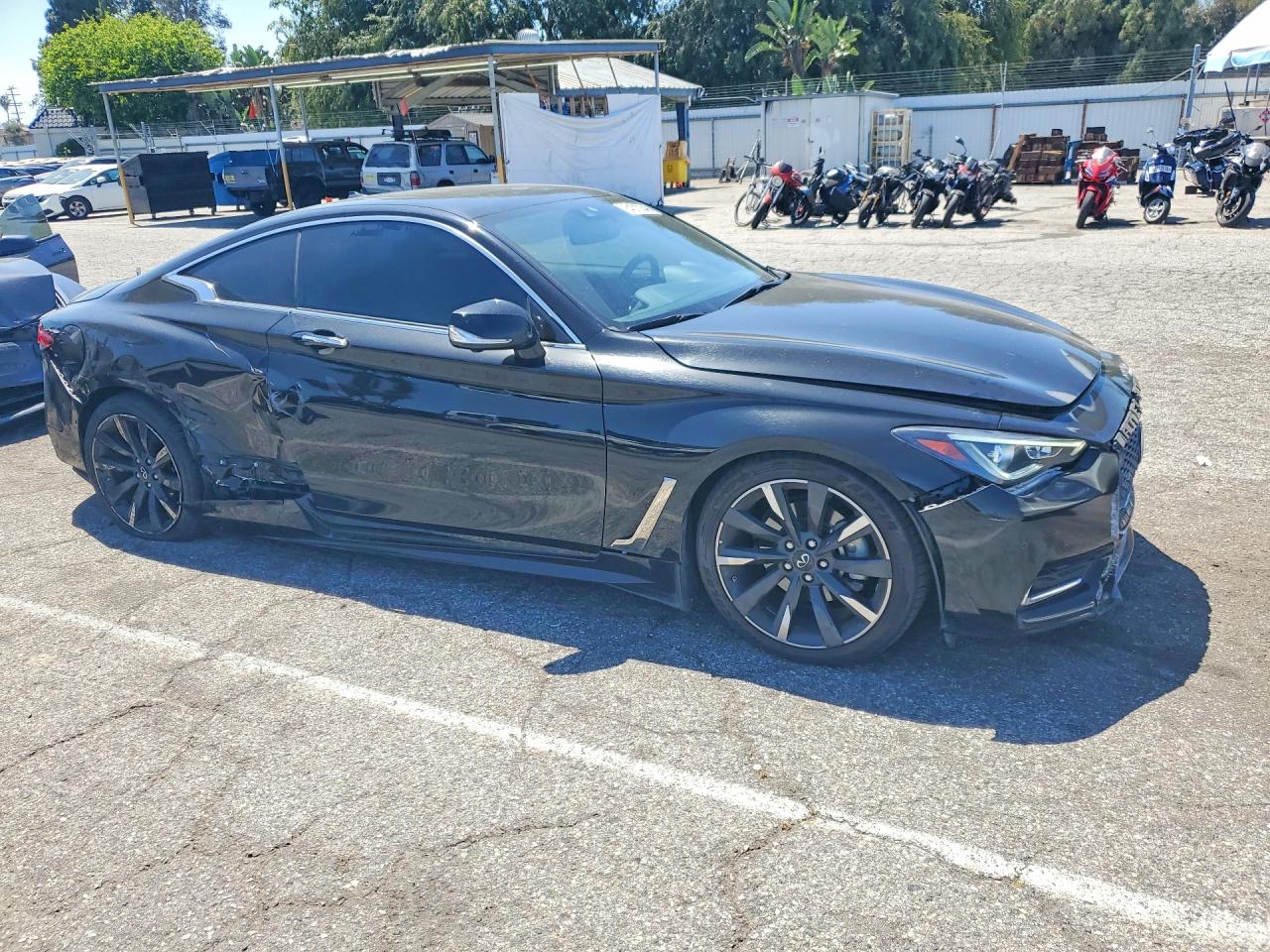 INFINITI Q60 Luxe