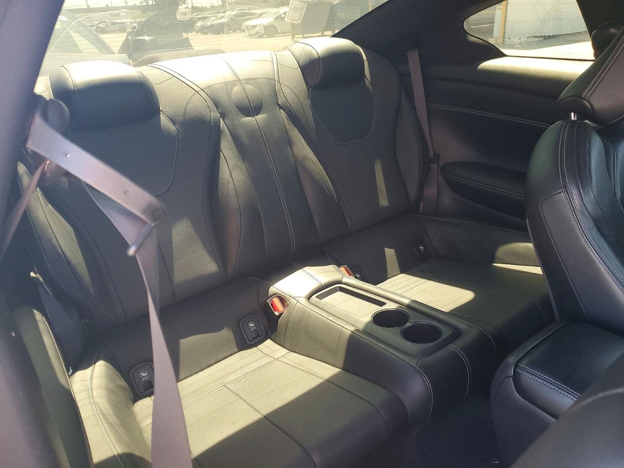 INFINITI Q60 Luxe