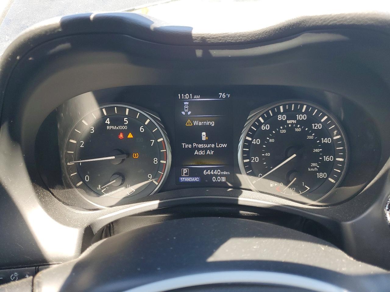 INFINITI Q60 Luxe