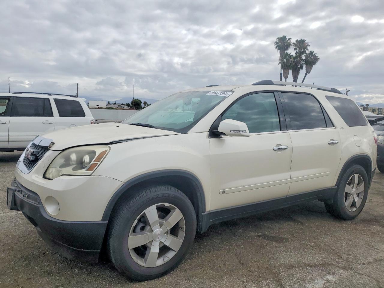 Salvage GMC Acadia Image