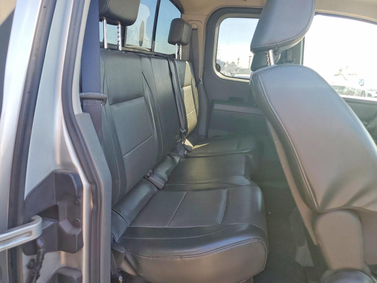 Nissan Titan Xe