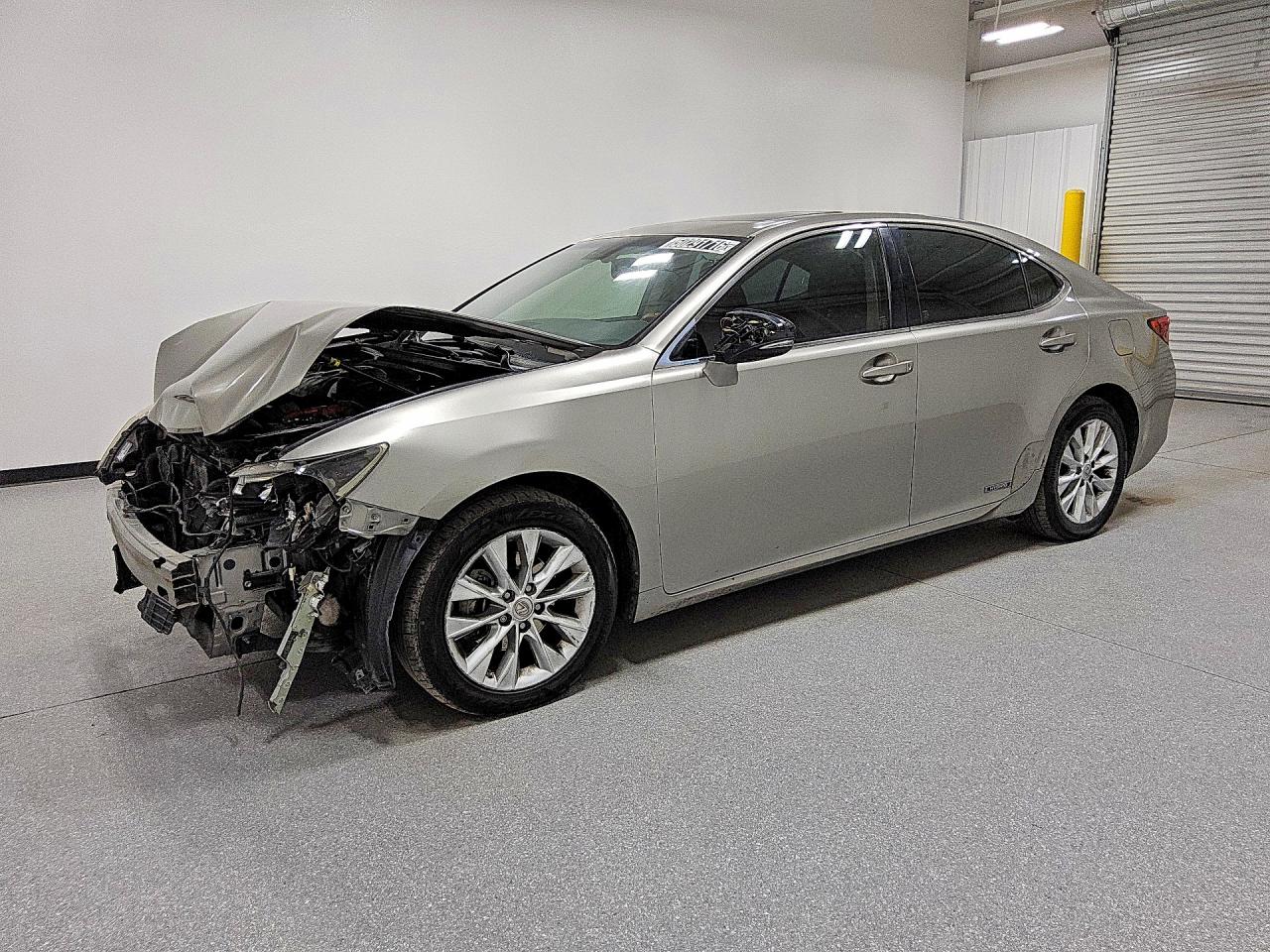 Salvage Lexus Es Image