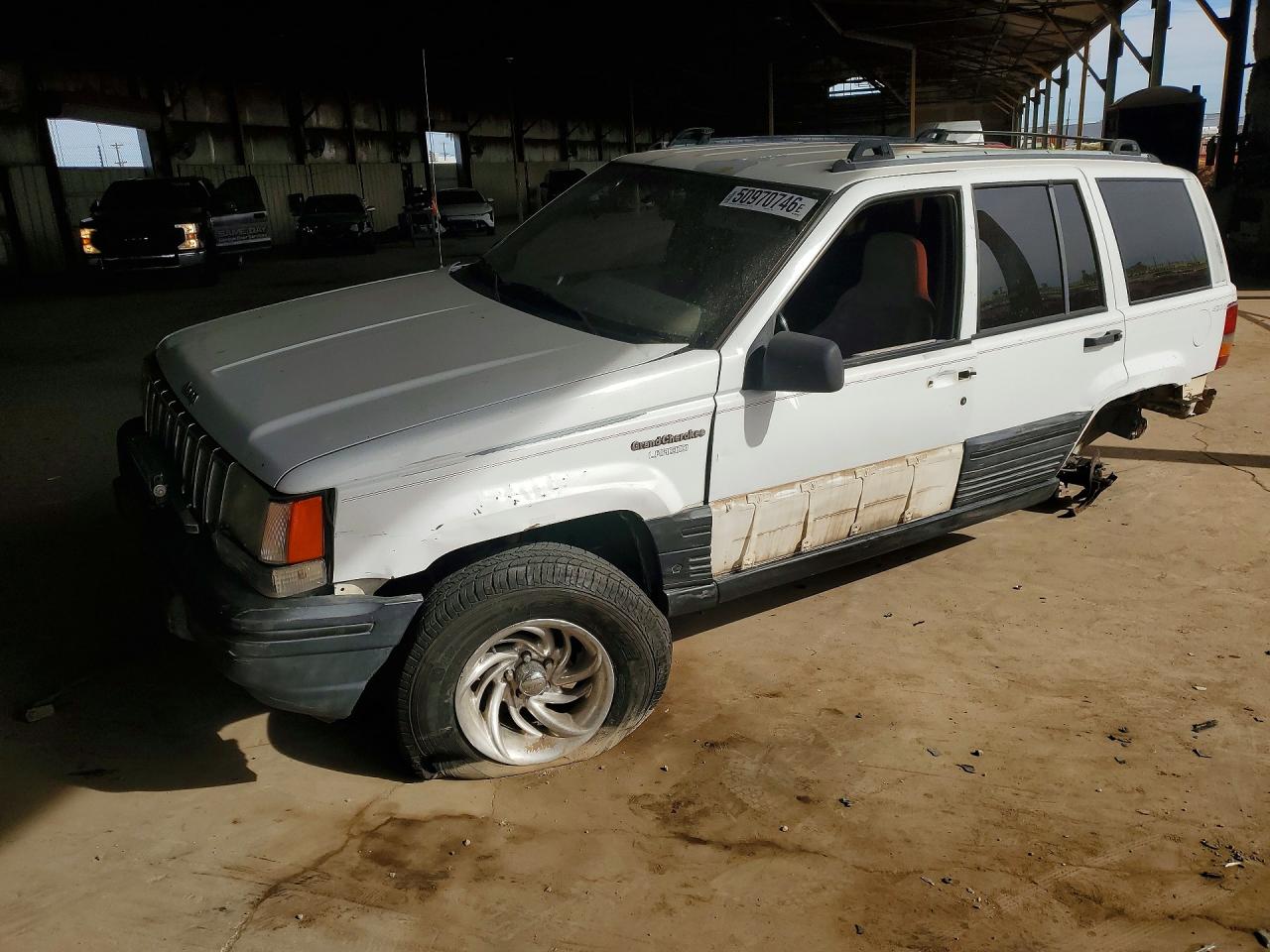 Salvage Jeep Cherokee Image